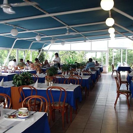 Hotel Adriatic Omisalj Bagian luar foto