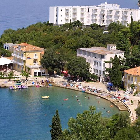 Hotel Adriatic Omisalj Bagian luar foto