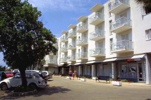 Hotel Adriatic Omisalj Bagian luar foto