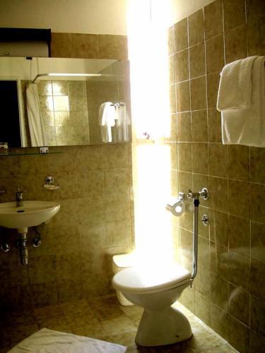 Hotel Adriatic Omisalj Ruang foto