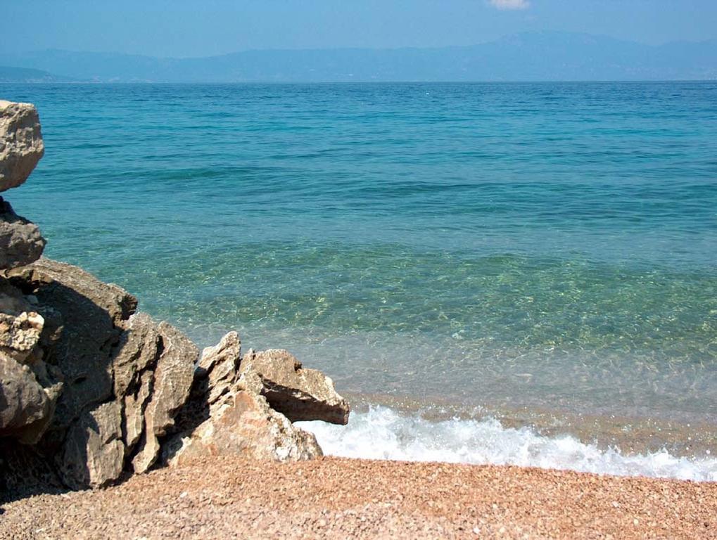 Hotel Adriatic Omisalj Bagian luar foto
