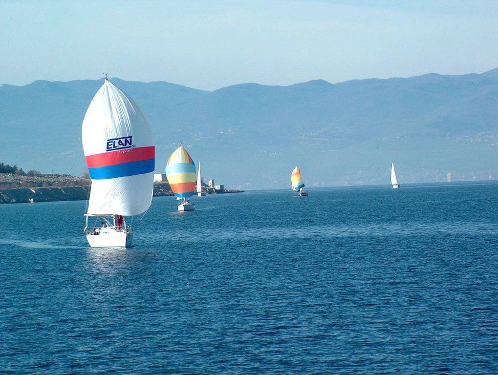 Hotel Adriatic Omisalj Bagian luar foto